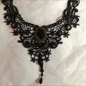 CHOKER WITH BLACK STONE NWOT